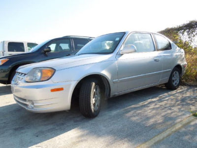 2004 Hyundai Accent  GT -
   Cars.com </title>
   <meta name="title" content="2004 Hyundai Accent  GT - Cars.com"/>
   <meta name="description" content="Listed on Cars.com