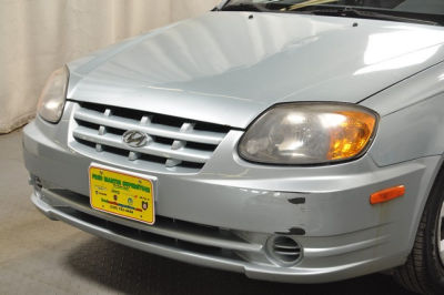2005 Hyundai Accent GLS -
Cars.com </title>
<meta name="title" content="2005 Hyundai Accent GLS - Cars.com"/>
<meta name="description" content="Listed on Cars.com