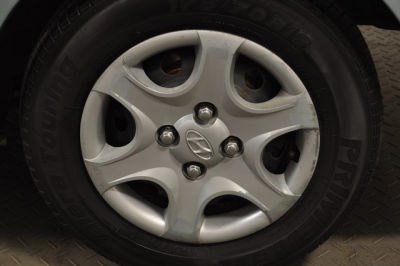 2005 Hyundai Accent GLS -
Cars.com </title>
<meta name="title" content="2005 Hyundai Accent GLS - Cars.com"/>
<meta name="description" content="Listed on Cars.com