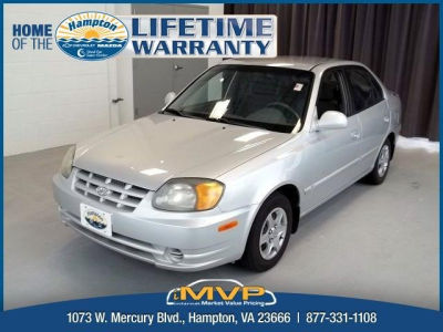 2004 Hyundai Accent  GL -
   Cars.com </title>
   <meta name="title" content="2004 Hyundai Accent  GL - Cars.com"/>
   <meta name="description" content="Listed on Cars.com