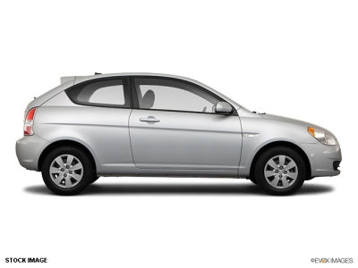 2011 Hyundai Accent  GL -
   Cars.com </title>
   <meta name="title" content="2011 Hyundai Accent  GL - Cars.com"/>
   <meta name="description" content="Listed on Cars.com