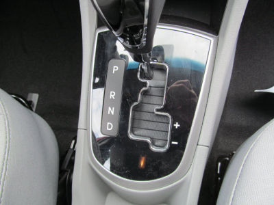 2013 Hyundai Accent -
Cars.com </title>
<meta name="title" content="2013 Hyundai Accent - Cars.com"/>
<meta name="description" content="Listed on Cars.com