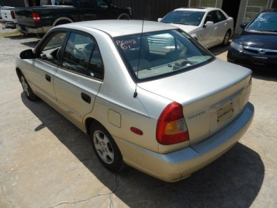 2001 Hyundai Accent  GL -
   Cars.com </title>
   <meta name="title" content="2001 Hyundai Accent  GL - Cars.com"/>
   <meta name="description" content="Listed on Cars.com
