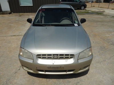 2001 Hyundai Accent  GL -
   Cars.com </title>
   <meta name="title" content="2001 Hyundai Accent  GL - Cars.com"/>
   <meta name="description" content="Listed on Cars.com