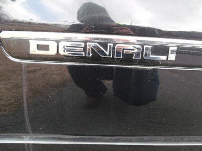 2011 GMC Acadia  Denali