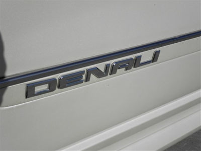 2011 GMC Acadia  Denali