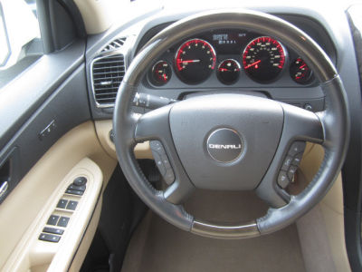 2011 GMC Acadia Denali