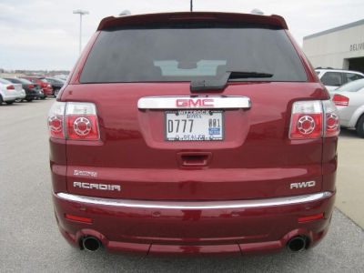 2011 GMC Acadia  Denali