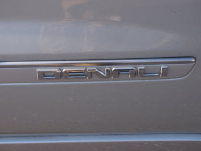 2011 GMC Acadia Denali