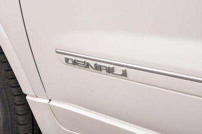 2011 GMC Acadia  Denali