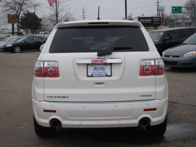 2011 GMC Acadia  Denali