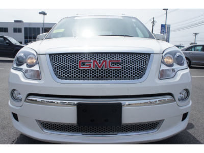 2011 GMC Acadia Denali