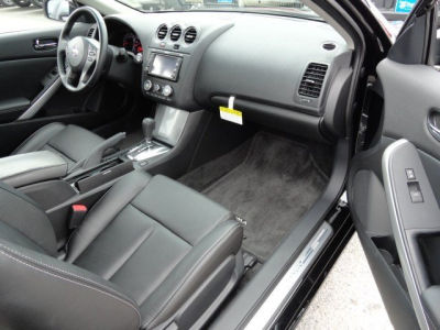 2012 Nissan Altima  3.5 SR