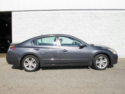2011 Nissan Altima  3.5 SR