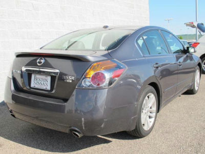 2011 Nissan Altima  3.5 SR