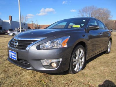 2013 Nissan Altima  3.5 SV