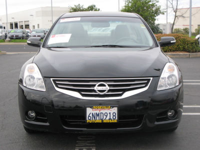 2010 Nissan Altima  3.5 SR