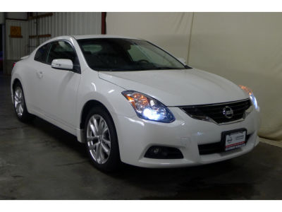 2010 Nissan Altima  3.5 SR