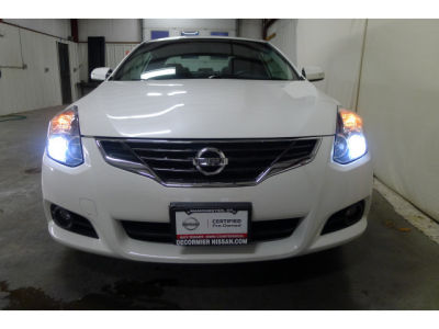 2010 Nissan Altima  3.5 SR