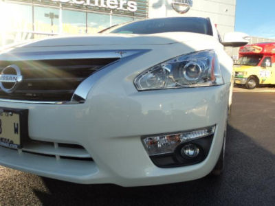 2013 Nissan Altima  3.5 SV