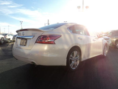 2013 Nissan Altima  3.5 SV