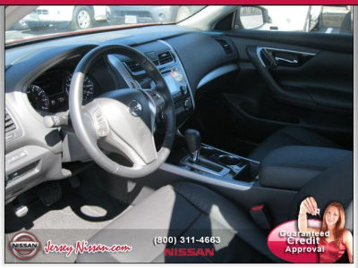 2013 Nissan Altima  SV