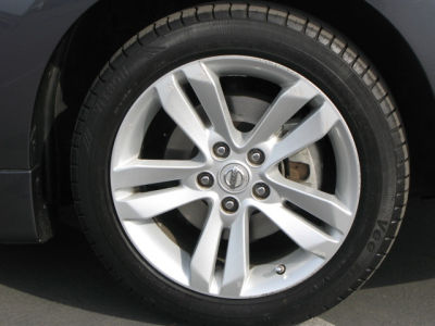 2010 Nissan Altima  3.5 SR