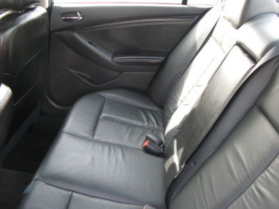 2010 Nissan Altima  3.5 SR