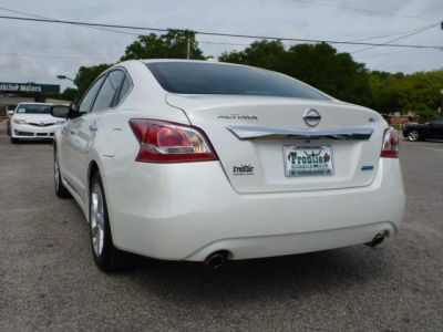 2013 Nissan Altima  SV