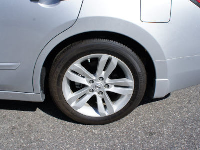 2012 Nissan Altima  3.5 SR