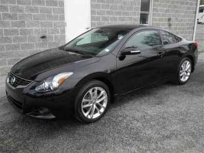 2011 Nissan Altima  3.5 SR