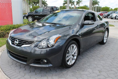 2011 Nissan Altima  3.5 SR