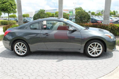 2011 Nissan Altima  3.5 SR