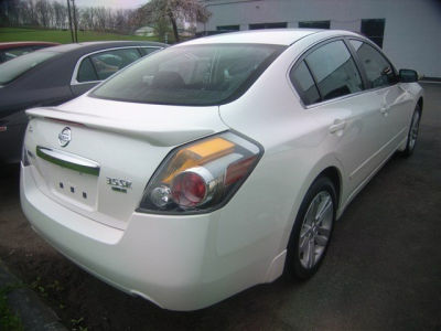 2012 Nissan Altima  3.5 SR