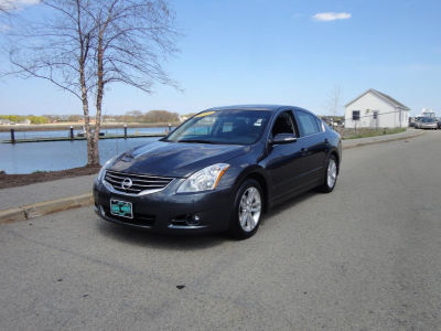 2011 Nissan Altima  3.5 SR