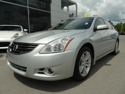 2012 Nissan Altima  3.5 SR