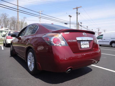 2011 Nissan Altima  3.5 SR