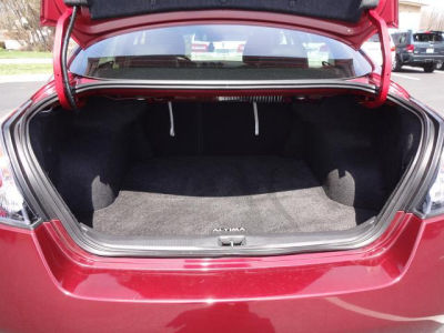 2011 Nissan Altima  3.5 SR