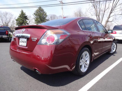 2011 Nissan Altima  3.5 SR