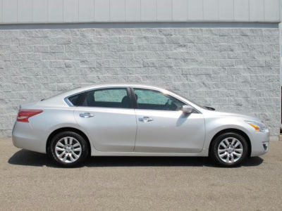 2013 Nissan Altima  S