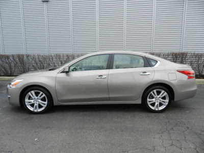 2013 Nissan Altima  3.5 SV
