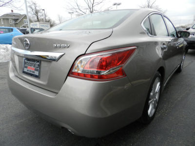 2013 Nissan Altima  3.5 SV