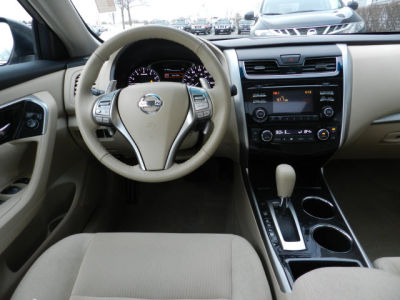 2013 Nissan Altima  3.5 SV