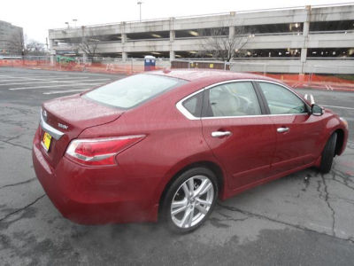 2013 Nissan Altima  3.5 SV