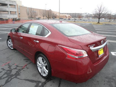 2013 Nissan Altima  3.5 SV