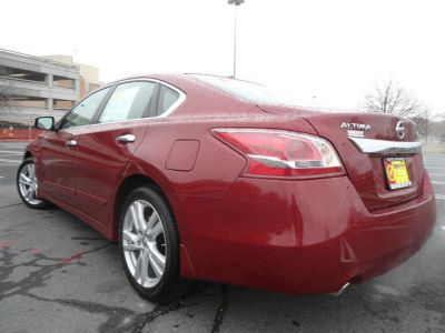 2013 Nissan Altima  3.5 SV