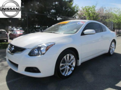 2010 Nissan Altima  3.5 SR
