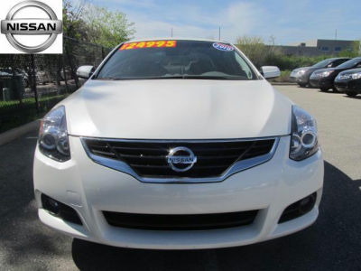 2010 Nissan Altima  3.5 SR