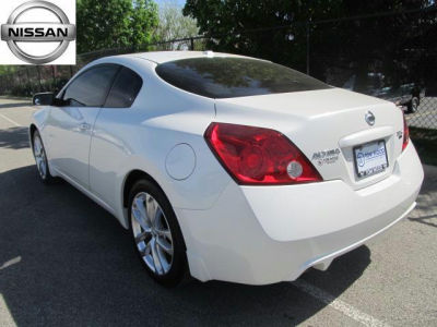 2010 Nissan Altima  3.5 SR