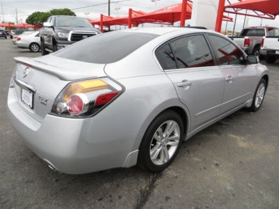 2012 Nissan Altima  3.5 SR